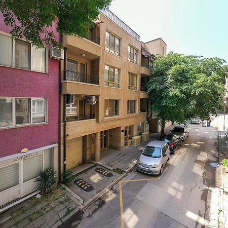 Deluxe And Central Garden Apartment 바르나 외부 사진