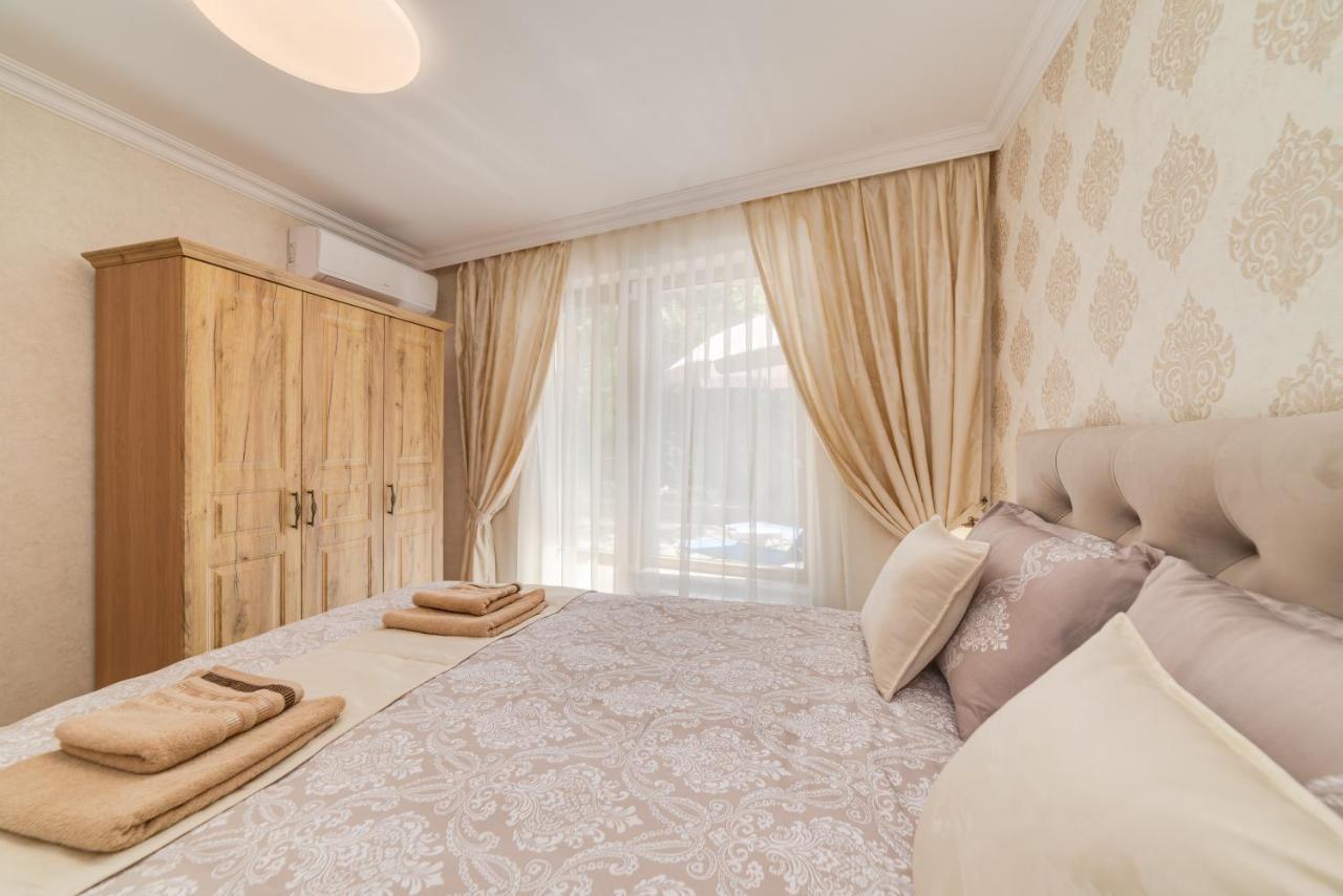 Deluxe And Central Garden Apartment 바르나 외부 사진